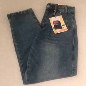 NWT Angel Kiss Pleated Mom Jeans Size 5